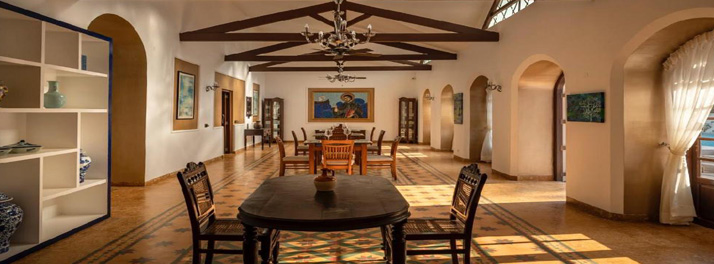 2572/06 Dining-02.jpg